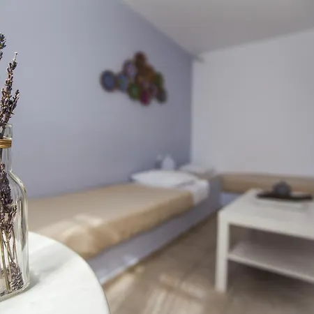 Astarti * Livadi (Serifos)